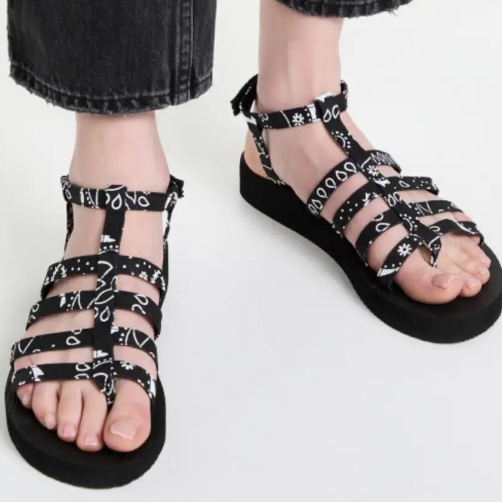 Arizona Love Black Trekky Flat Sandals Size 9 Retails $200 New